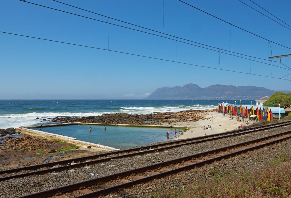 Surferscorner Self Catering Apartments Muizenberg Luaran gambar