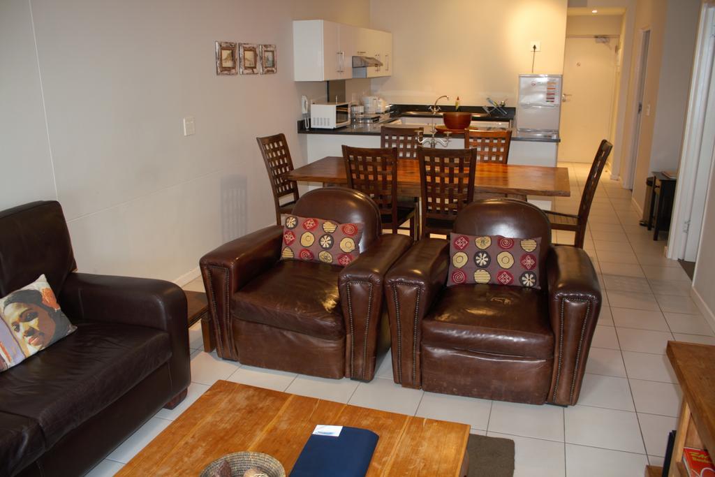 Surferscorner Self Catering Apartments Muizenberg Luaran gambar