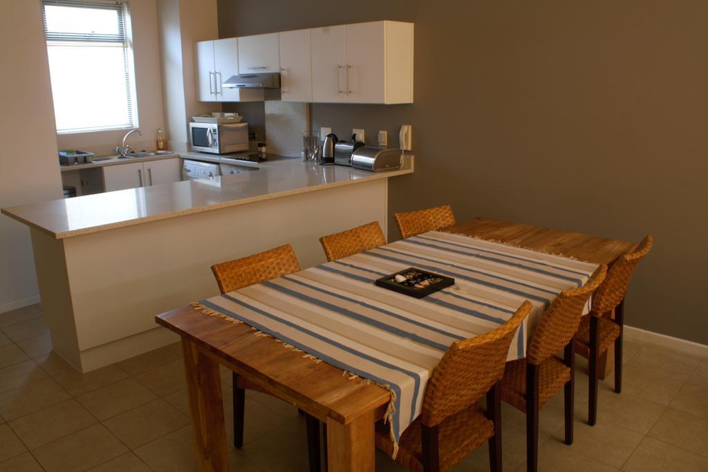 Surferscorner Self Catering Apartments Muizenberg Luaran gambar